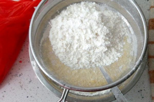红枣电饭煲蛋糕的做法图解2