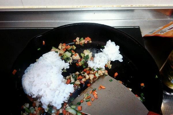 宝宝营养炒饭的做法图解5