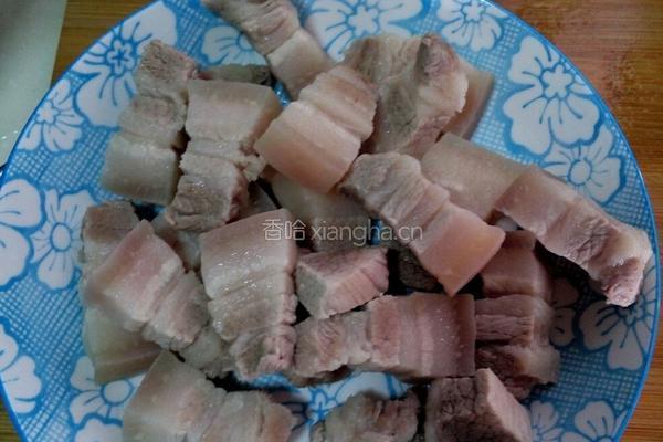 五味土豆焖肉 的做法图解2
