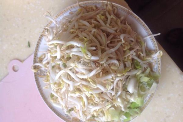 肉丝豆芽菜的做法图解3