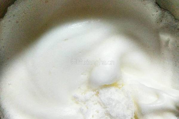 草莓酱夹心蛋糕的做法图解3