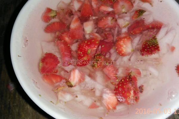 草莓酱汁海带面的做法图解1