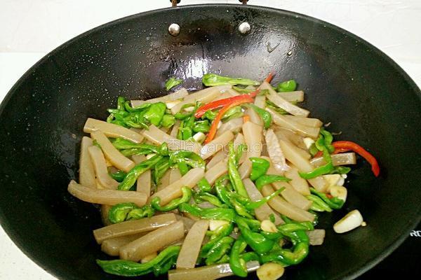 青椒炒魔芋的做法图解7