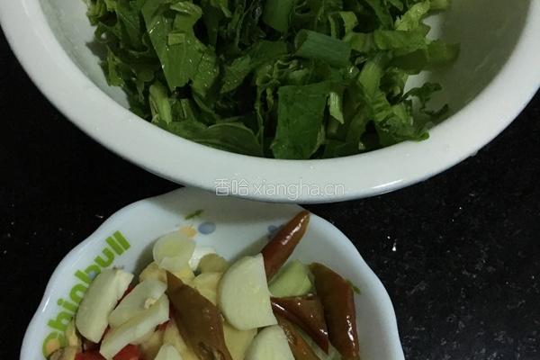 泡椒青菜炒牛肉的做法图解2