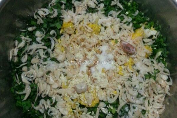 东北韭菜鸡蛋馅饺子的做法图解4