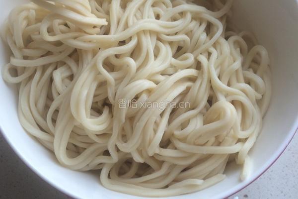 西红柿鸡蛋炒面的做法图解3