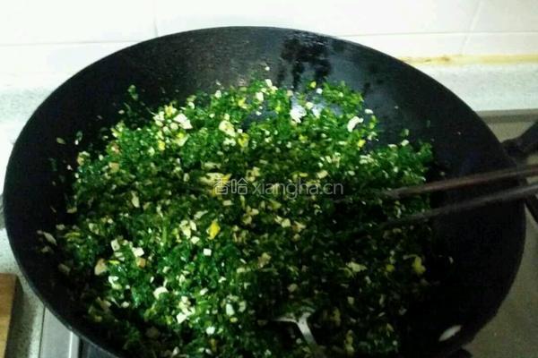糯米菜团子的做法图解2