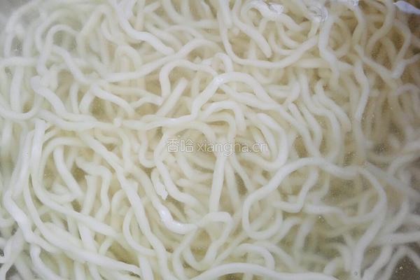 番茄鸡蛋火腿炒面的做法图解3