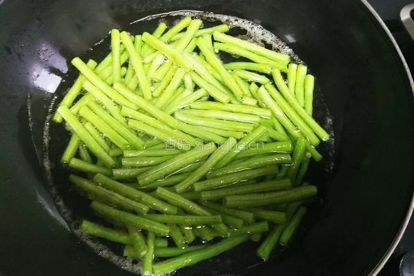 凉拌豆角的做法图解3
