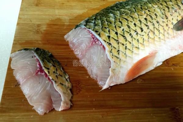 秘制香酥熏鱼的做法图解1