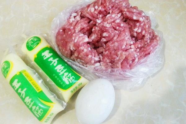 肉沫盖鸭蛋豆腐的做法图解1