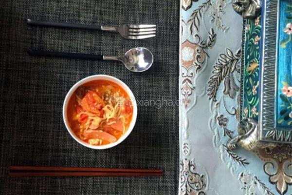 番茄鸡蛋火腿肥牛面的做法图解4