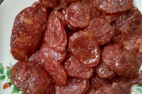 杏鲍菇炒腊肠的做法图解2