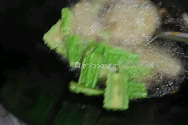 煎苦瓜的做法图解2