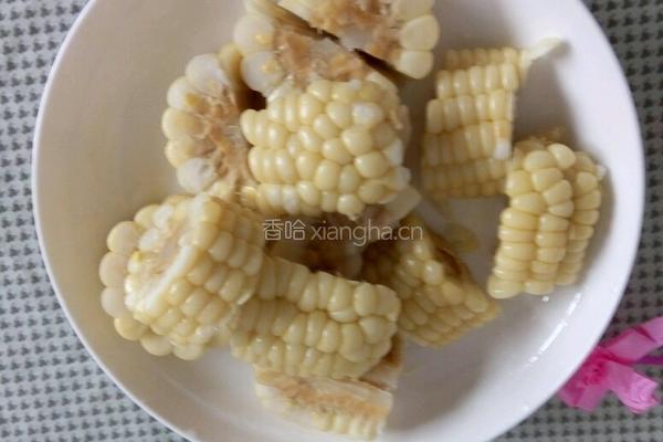 茄汁酱玉米粒的做法图解1