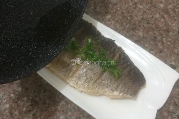 清蒸草鱼中段的做法图解8