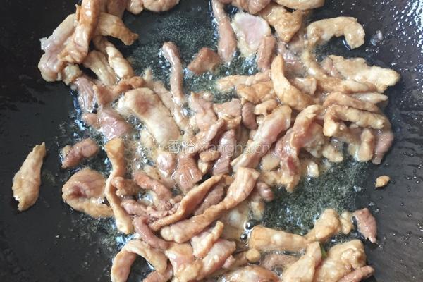 尖椒青豆炒猪肉的做法图解2