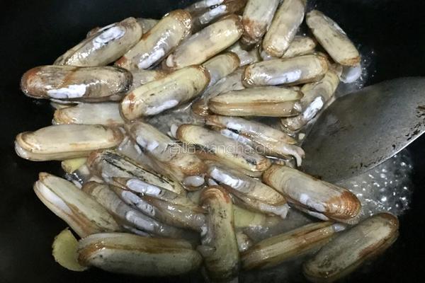 酒香爆炒蛏子的做法图解4
