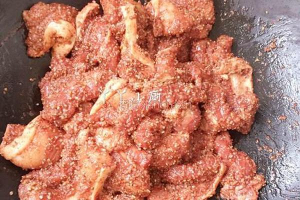 芋头粉蒸肉的做法图解5