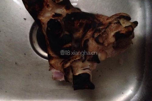 混卤麻辣鸡爪猪蹄的做法图解1