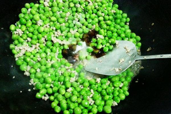 豌豆炒肉沫的做法图解4