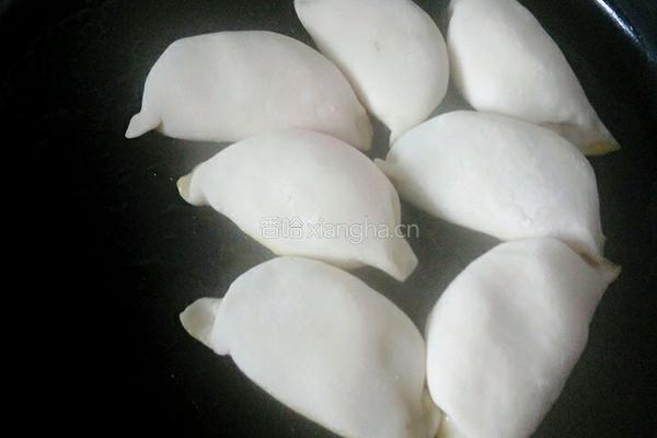 韭菜盒子的做法图解22