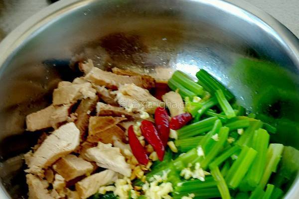芹菜拌腱肉的做法图解9