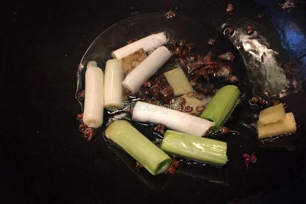 土豆炖鸡块的做法图解4