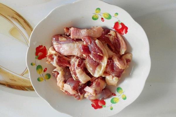 香菇烧鸡的做法图解1