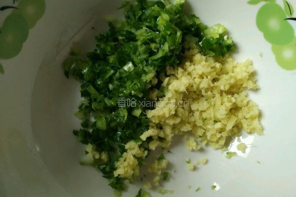 炸小肉丸的做法图解2