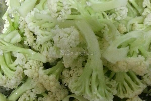 清炒菜花的做法图解1