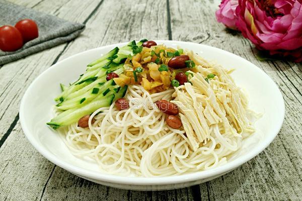 川味鸡丝凉面的做法图解7