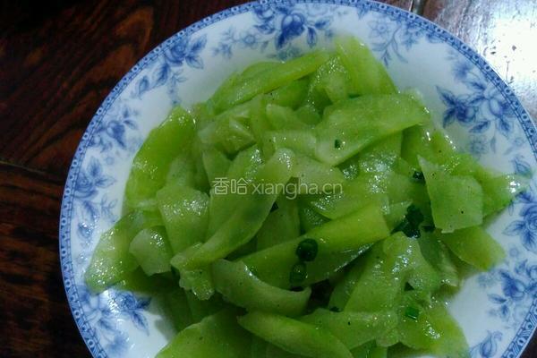 凉拌莴苣笋的做法图解1