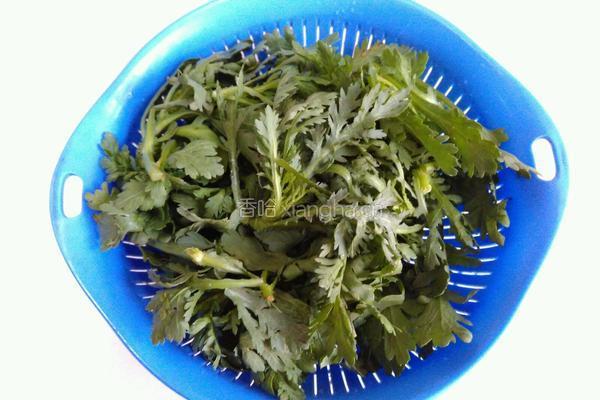 炒茼蒿的做法图解1