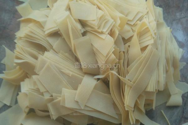 东北尖椒干豆腐的做法图解1