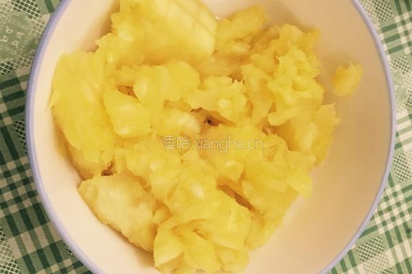 什锦菠萝饭的做法图解2