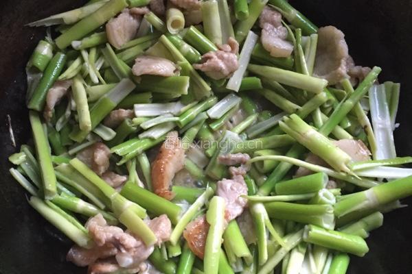 竹笋小炒肉的做法图解3