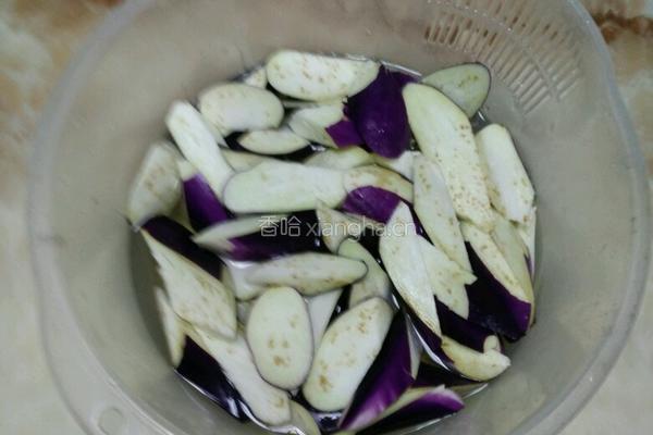 茄子炒肉的做法图解3