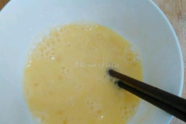 蛋黄小米粥的做法图解3