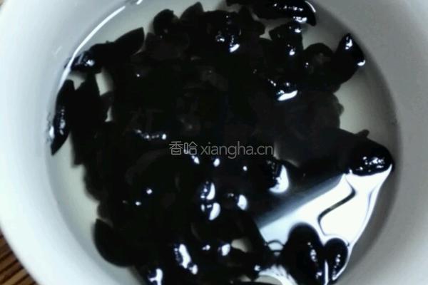 茭白木耳炒肉的做法图解2