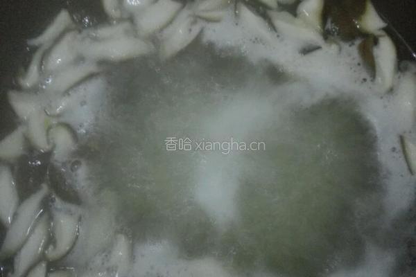 香菇西芹炒肉的做法图解6