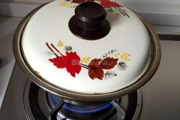 水煮五香花生米的做法图解5