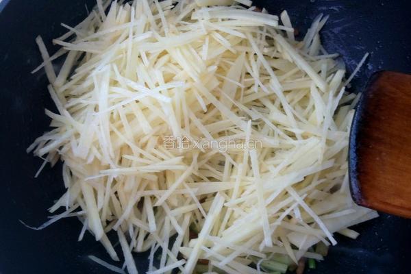 土豆丝炒芹菜的做法图解6