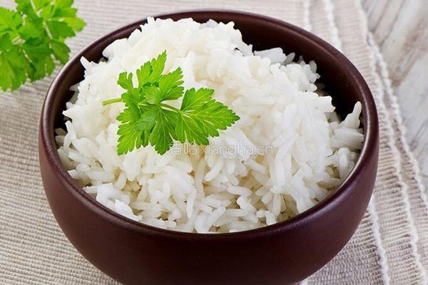 火腿肉松寿司的做法图解1