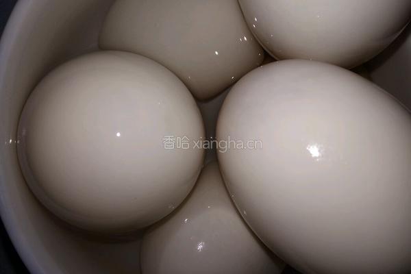 自制咸鸭蛋的做法图解1