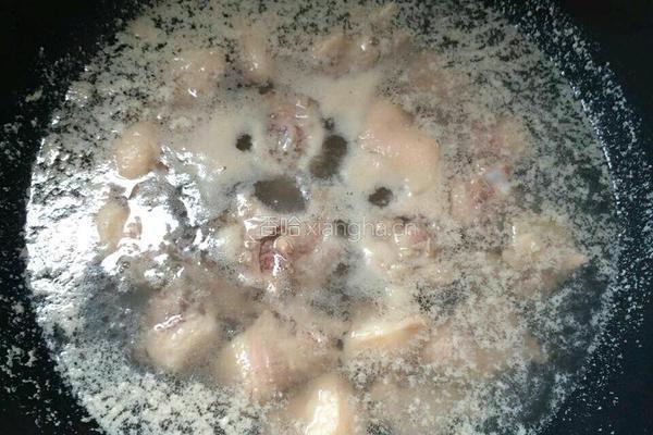 三宝焖鸭（土豆香菇青椒焖鸭）的做法图解4