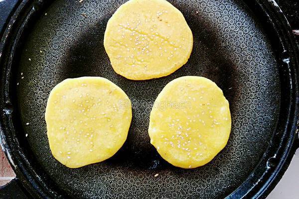 玉米面饼的做法图解9