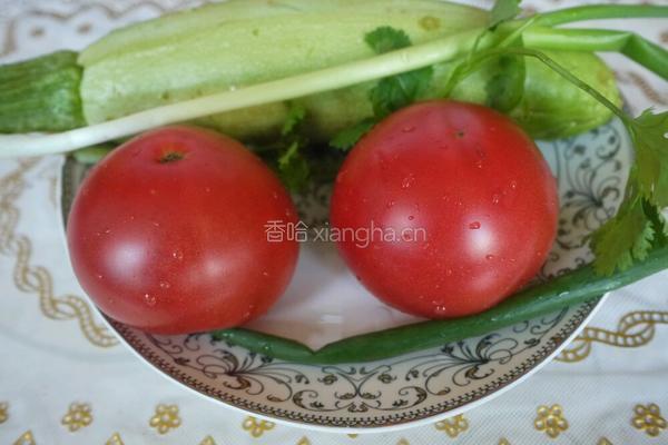 西红柿炒西葫芦的做法图解1