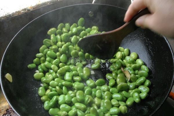 水煮蚕豆的做法图解2