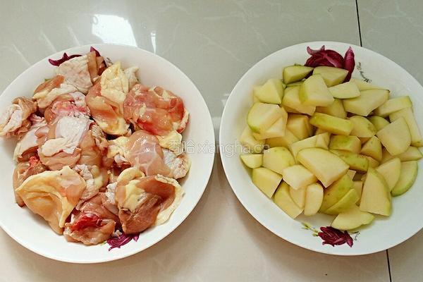 红烧土豆鸡块的做法图解1